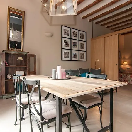 Weflating Suites Sant Antoni Market Barcelona Room photo