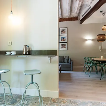 Weflating Suites Sant Antoni Market Barcelona Room photo