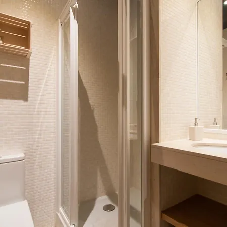 Weflating Suites Sant Antoni Market Barcelona Room photo
